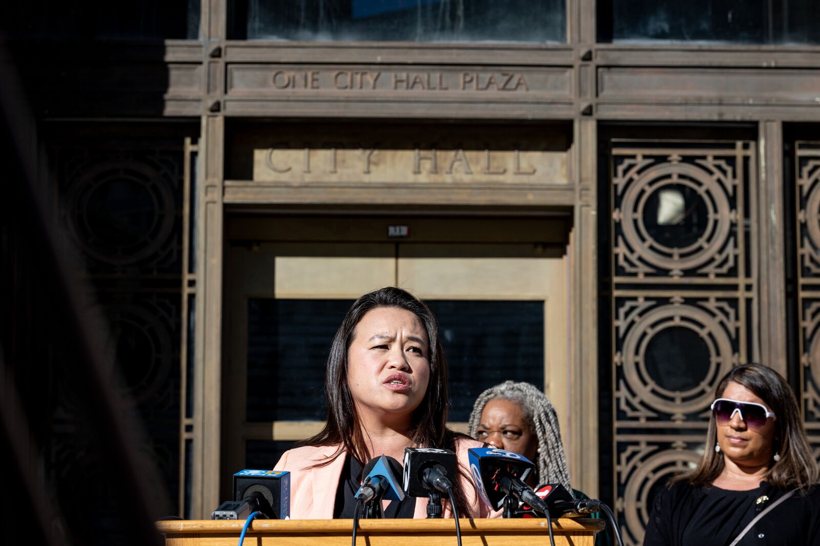 Featured image for Oakland Mayor Sheng Thao Faces Calls to Resign After FBI Raid