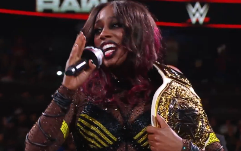 Featured image for Naomi Vacates WWE Women's Title After Pregnancy Announcement