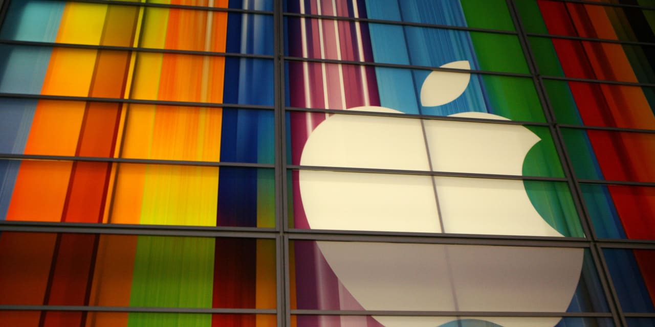 "Apple Urged to Reignite Innovation to Boost Stock and Attract Customers"
