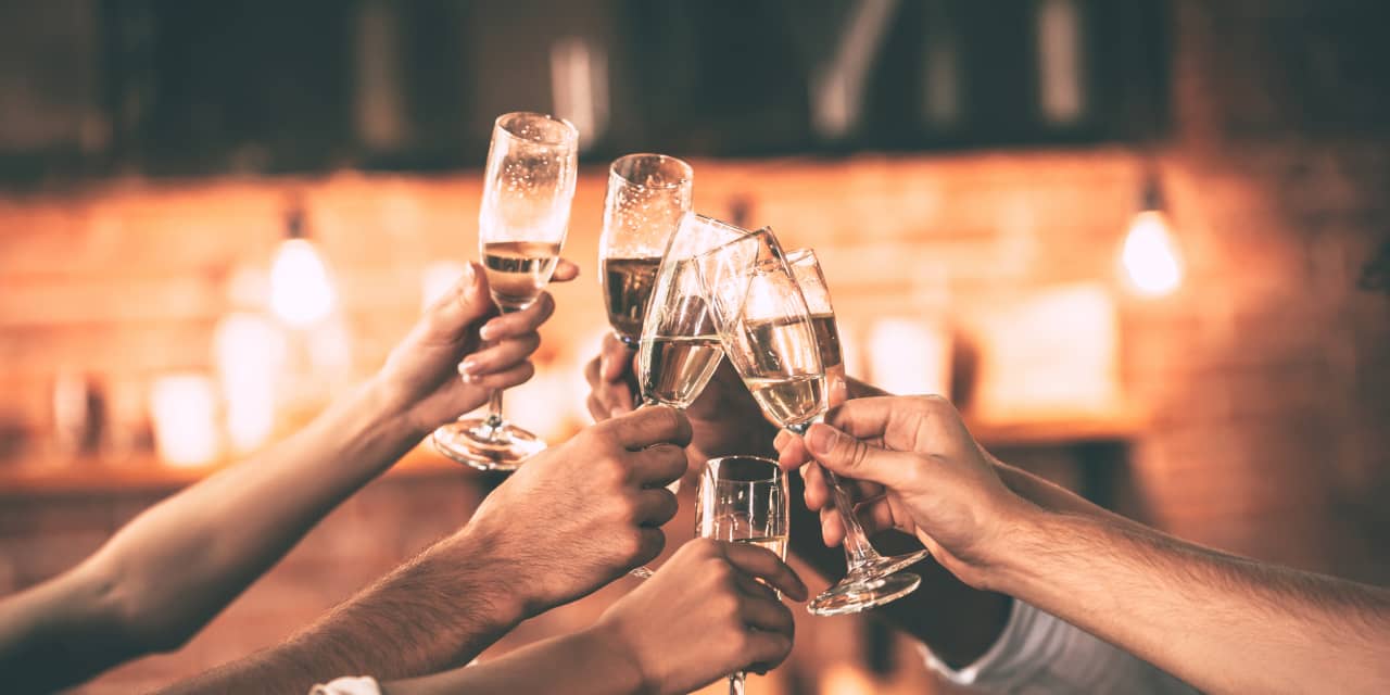 Featured image for "Five Factors Threatening the U.S. Stock Market Surge in Early 2024"