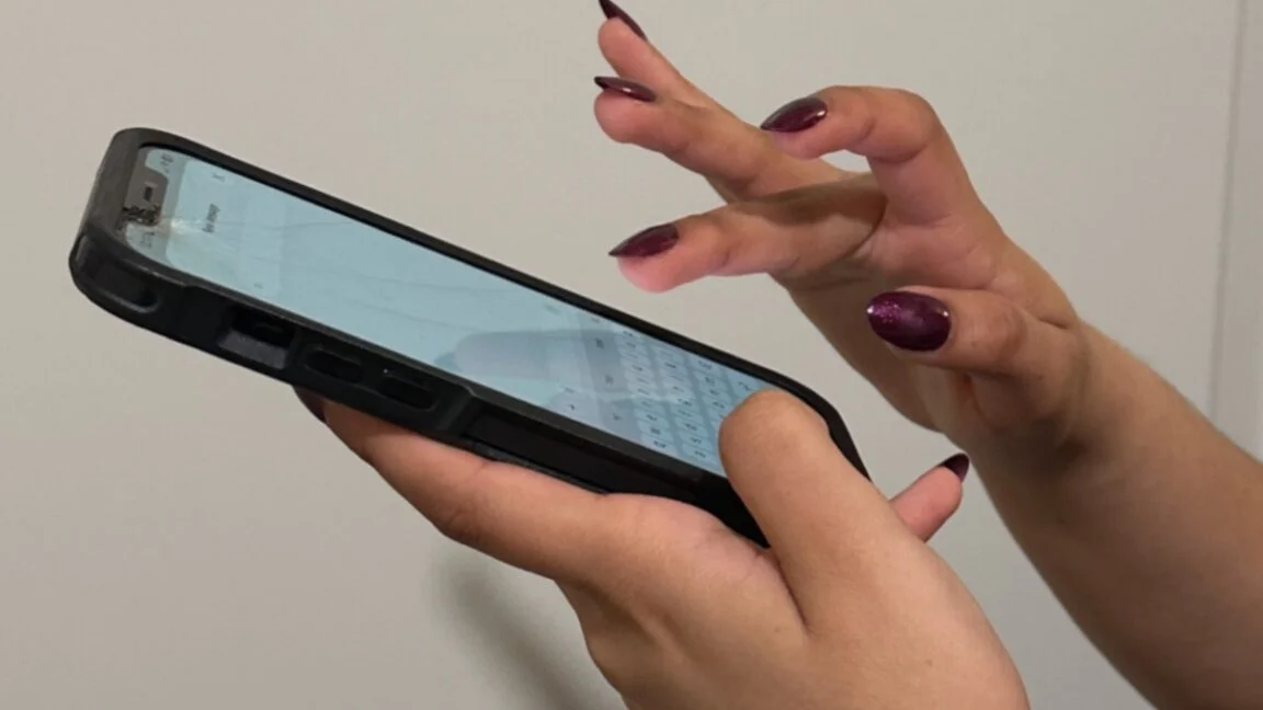 Clear conductive nail polish could turn long nails into touchscreen styluses
