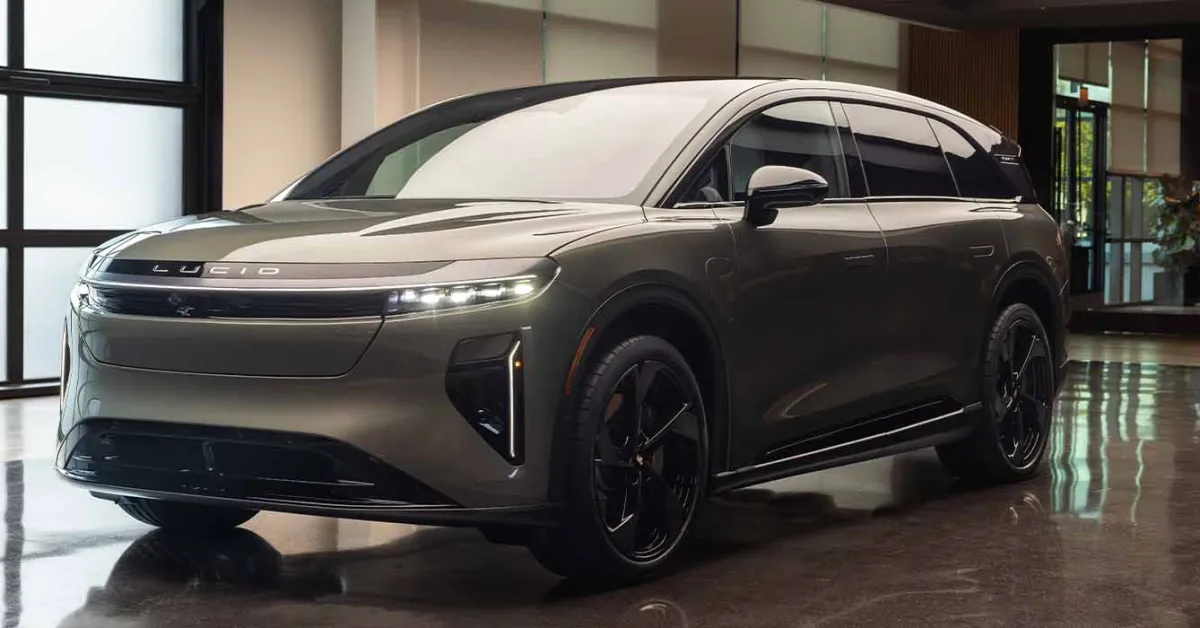 Featured image for Lucid Gravity SUV Debuts with 450-Mile Range, Production on Track