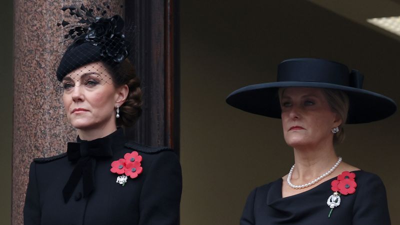 Featured image for Kate Middleton Honors Princess Diana at Remembrance Events