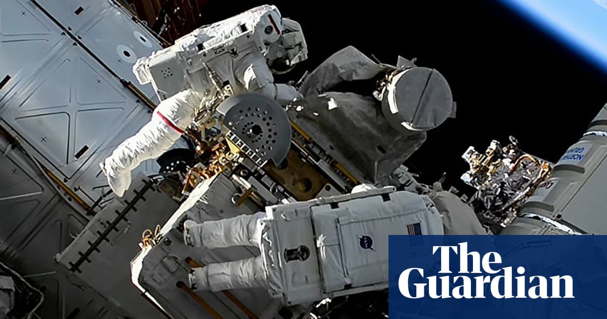 "Lost Toolbag from ISS Now Visible with Binoculars: Astronaut's Mishap in Space"