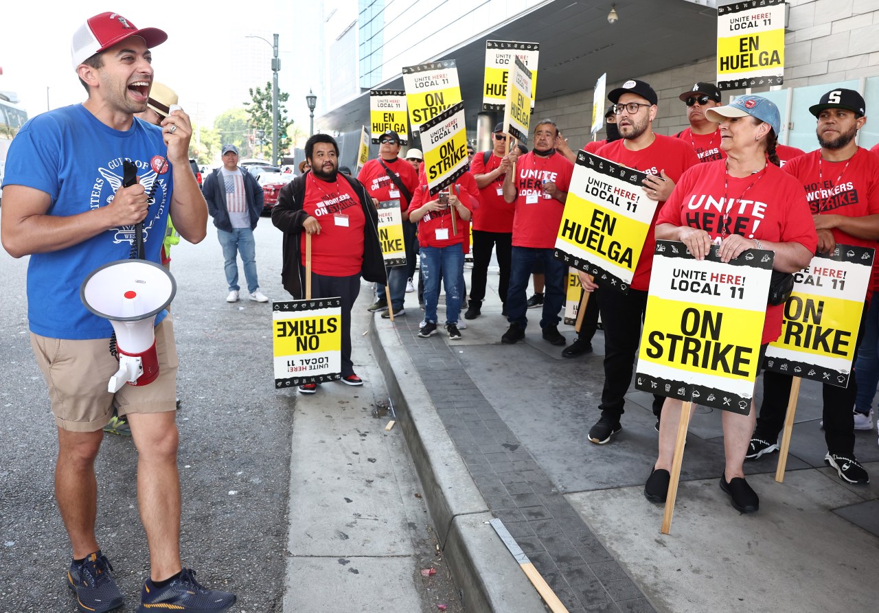 Featured image for Union Officials Claim Unhoused Migrants Replace Striking Hotel Workers in L.A.