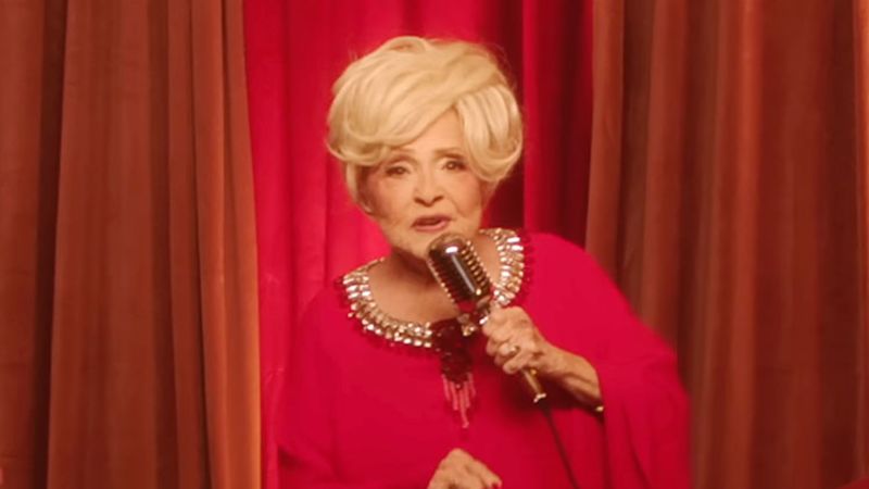 Featured image for Brenda Lee's 'Rockin' Around the Christmas Tree' Makes Historic No. 1 Comeback