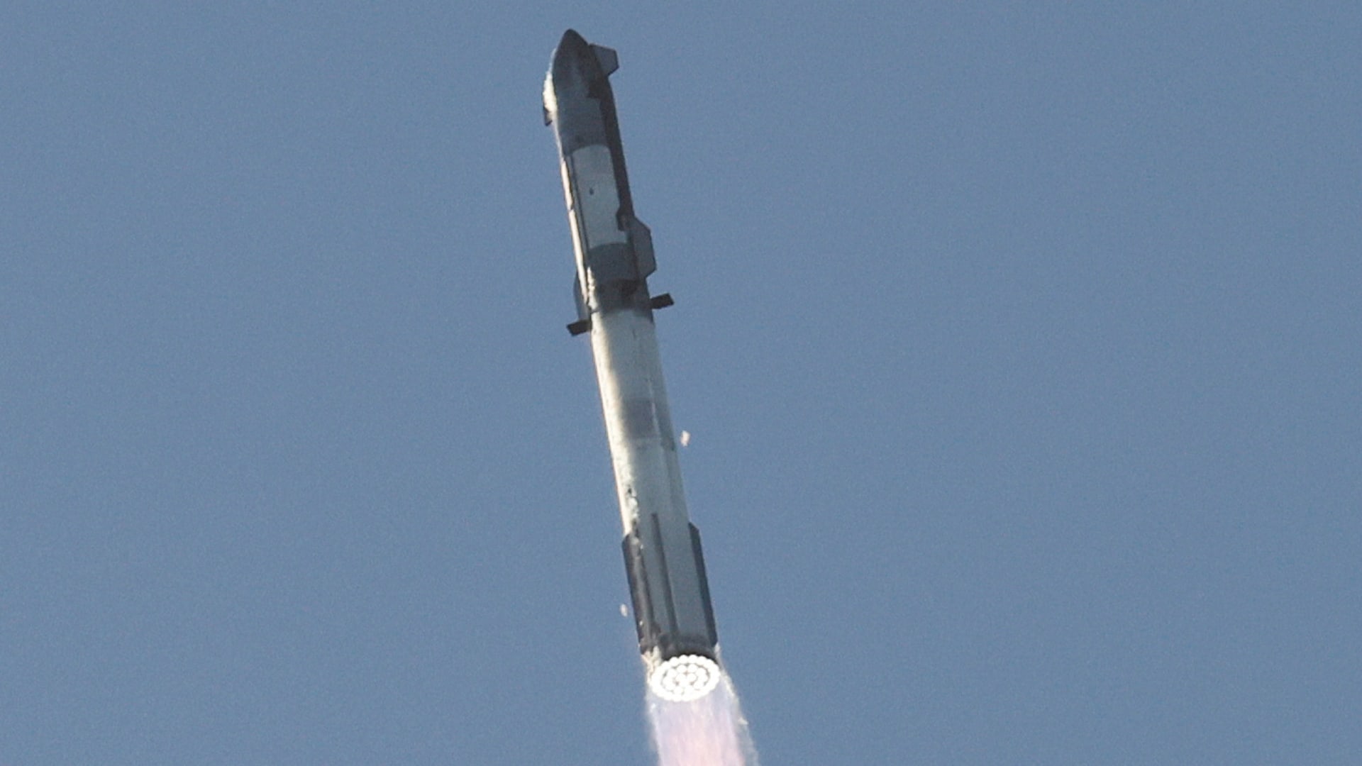 Featured image for "SpaceX Starship's Explosive Test Flight: Insights and Images"