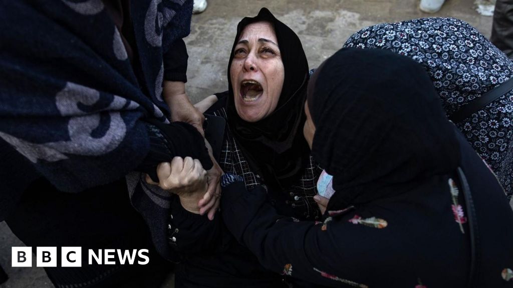 Israeli Airstrikes in Gaza Kill Dozens Amid Ceasefire Efforts