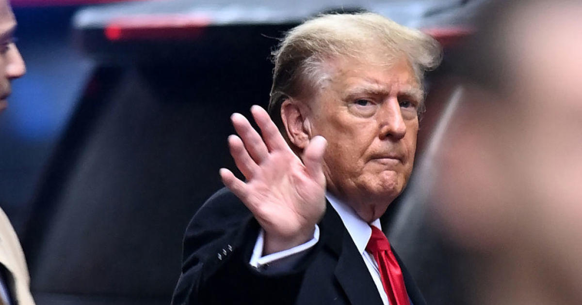 "Trump's Dramatic Exit: The E. Jean Carroll Trial Unfolds"