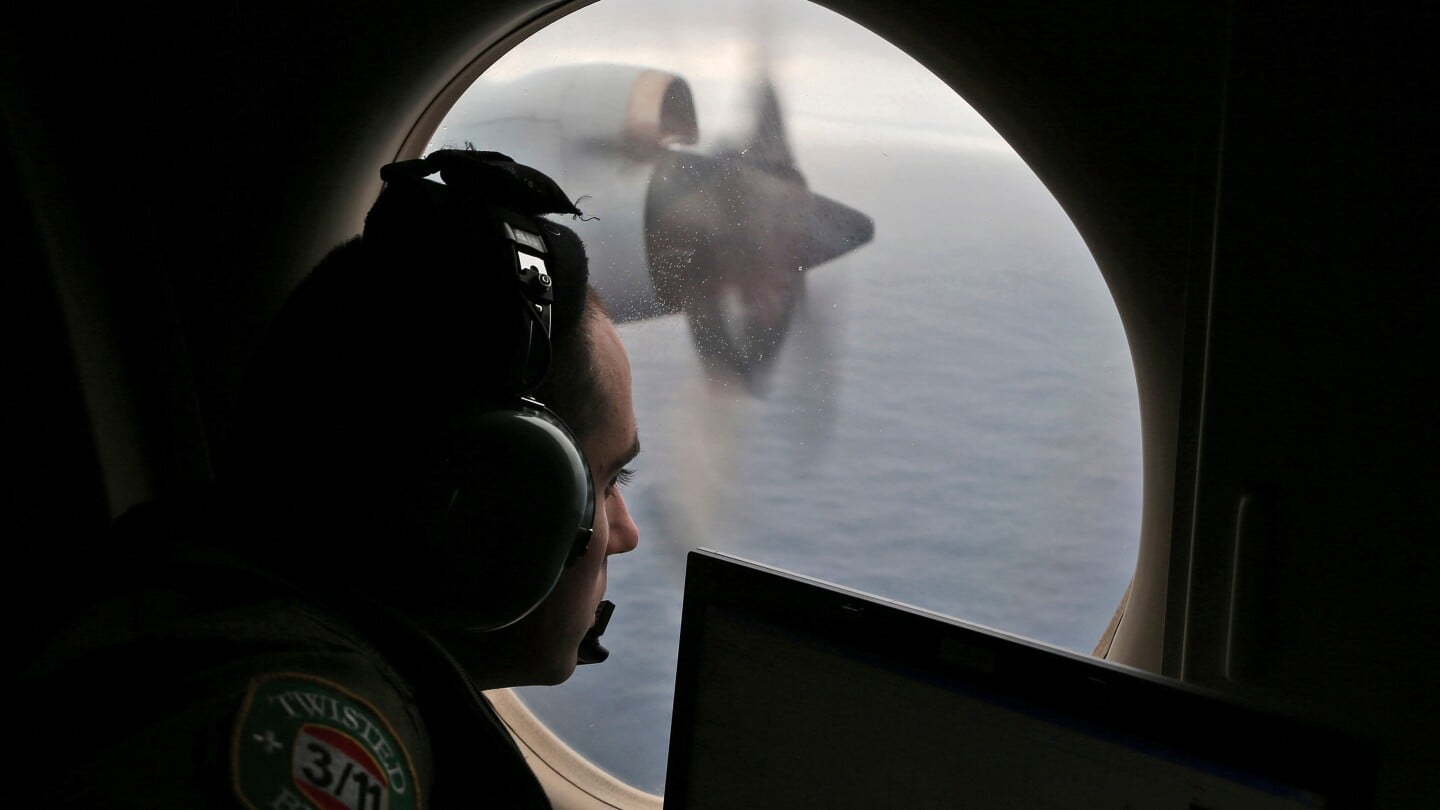 Featured image for Deep-sea search for missing Malaysia Airlines Flight 370 resumes