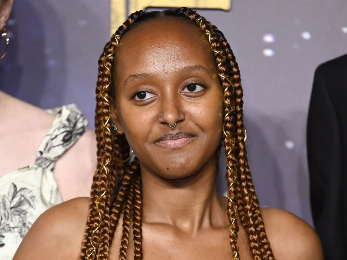 Featured image for Zahara Jolie-Pitt's Relationship with Brad Pitt: Clues and Support from Family