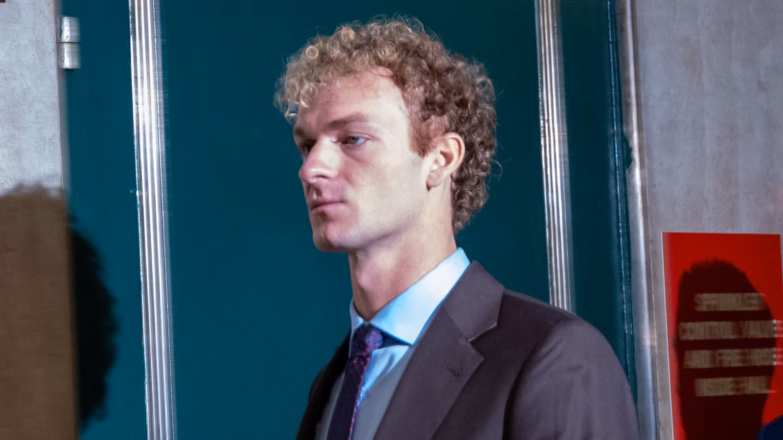 Featured image for Daniel Penny Acquitted in Subway Chokehold Case, Jury Deadlocks on Manslaughter