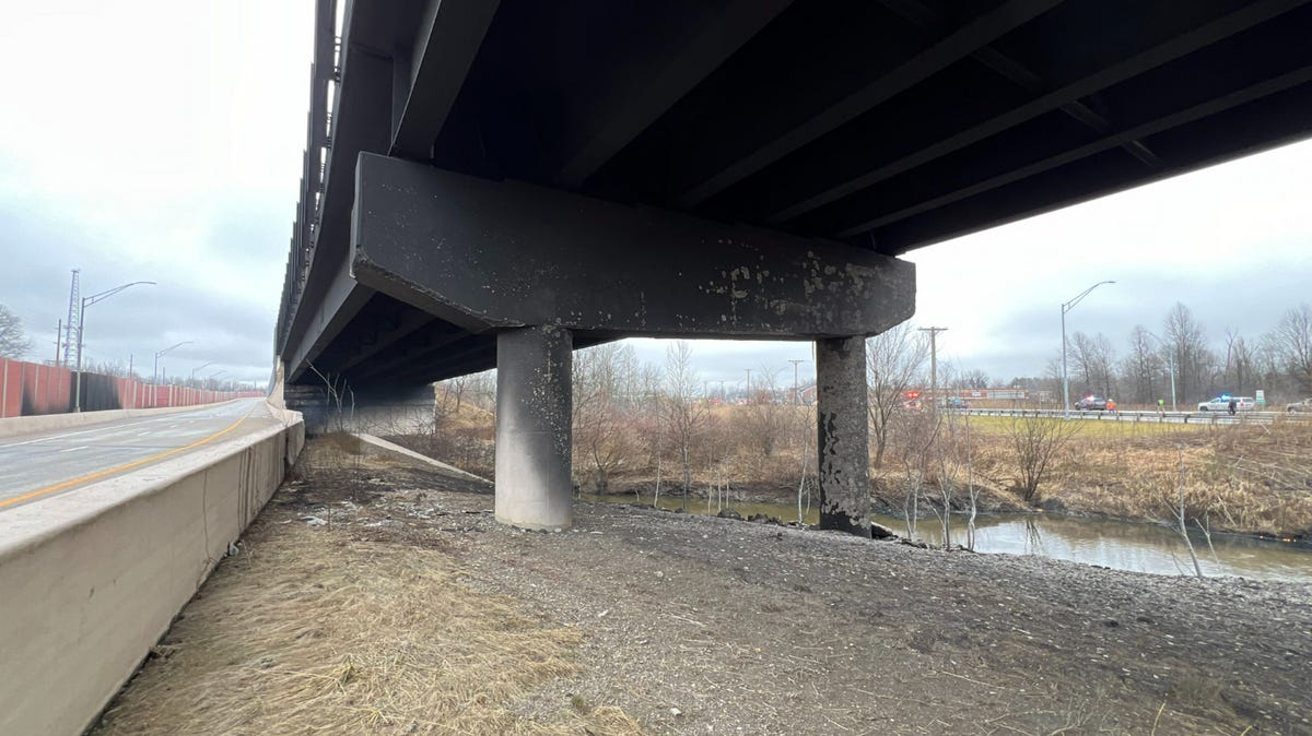 Featured image for Fiery Tanker Truck Crash Shuts Down Ohio Route 8