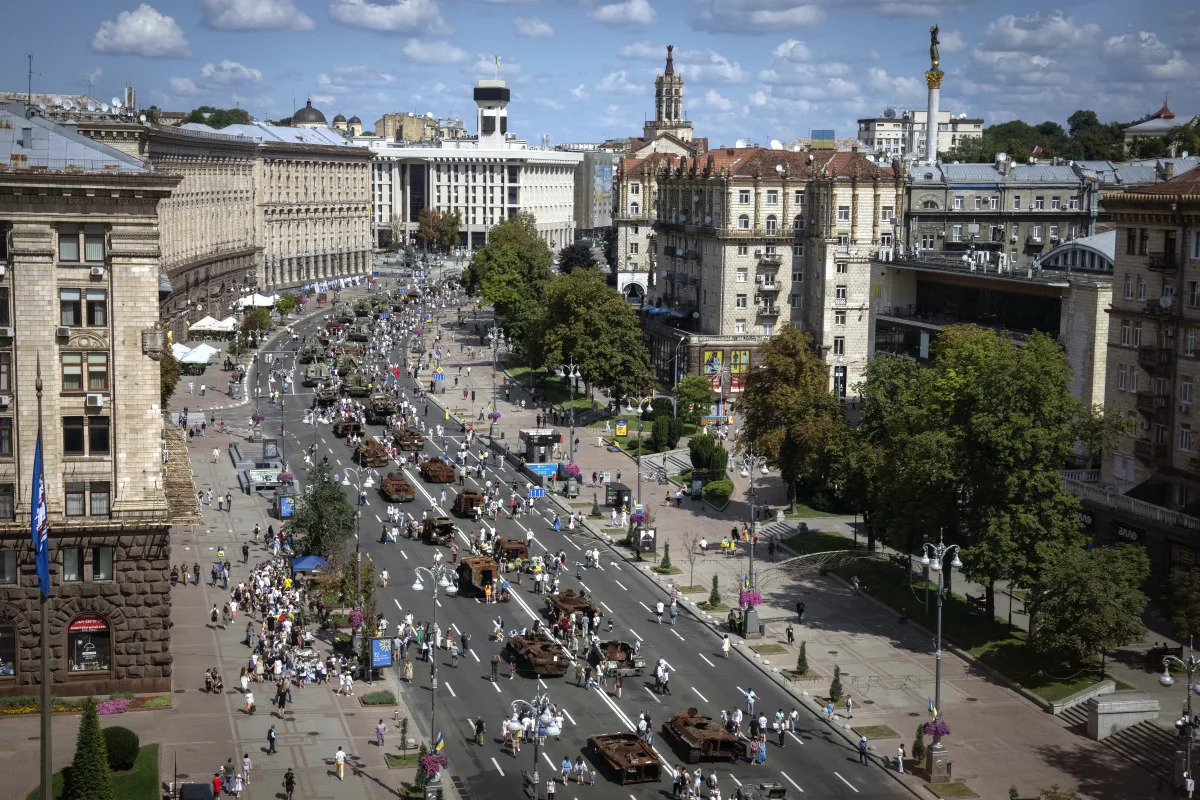 "Escalating Shelling in Ukraine Raises Concerns of Another Russian Invasion"