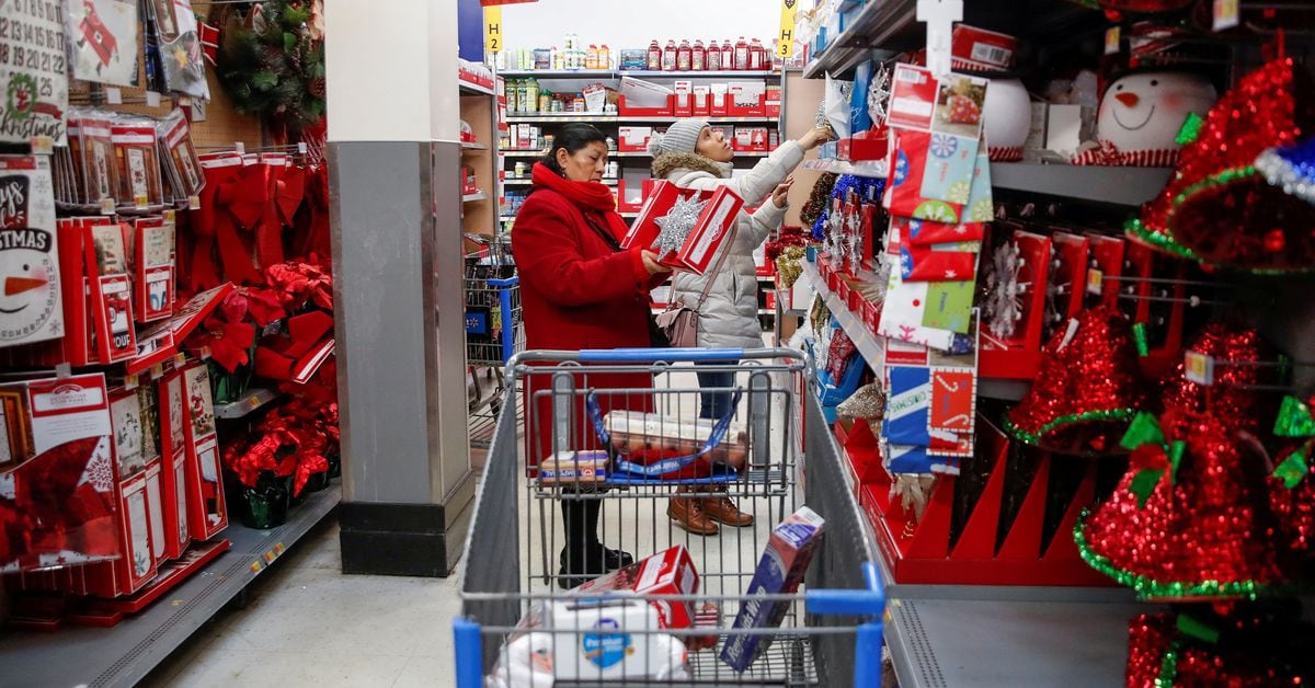 Featured image for "Record-breaking US Thanksgiving Sales Soar with Massive Discounts and Online Surge"