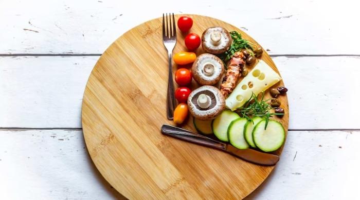 "Maximizing the Benefits of Intermittent Fasting: A Comprehensive Guide"