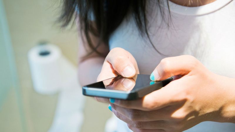 Featured image for Limit Phone Use on the Toilet to Reduce Hemorrhoid Risk
