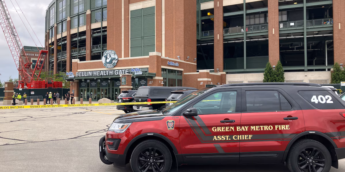 Featured image for Construction worker dies from injuries sustained at Lambeau Field.