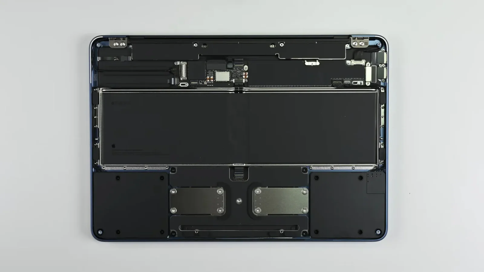 Neo MacBook’s Repair-Friendly Design Emerges From Right-to-Repair Push