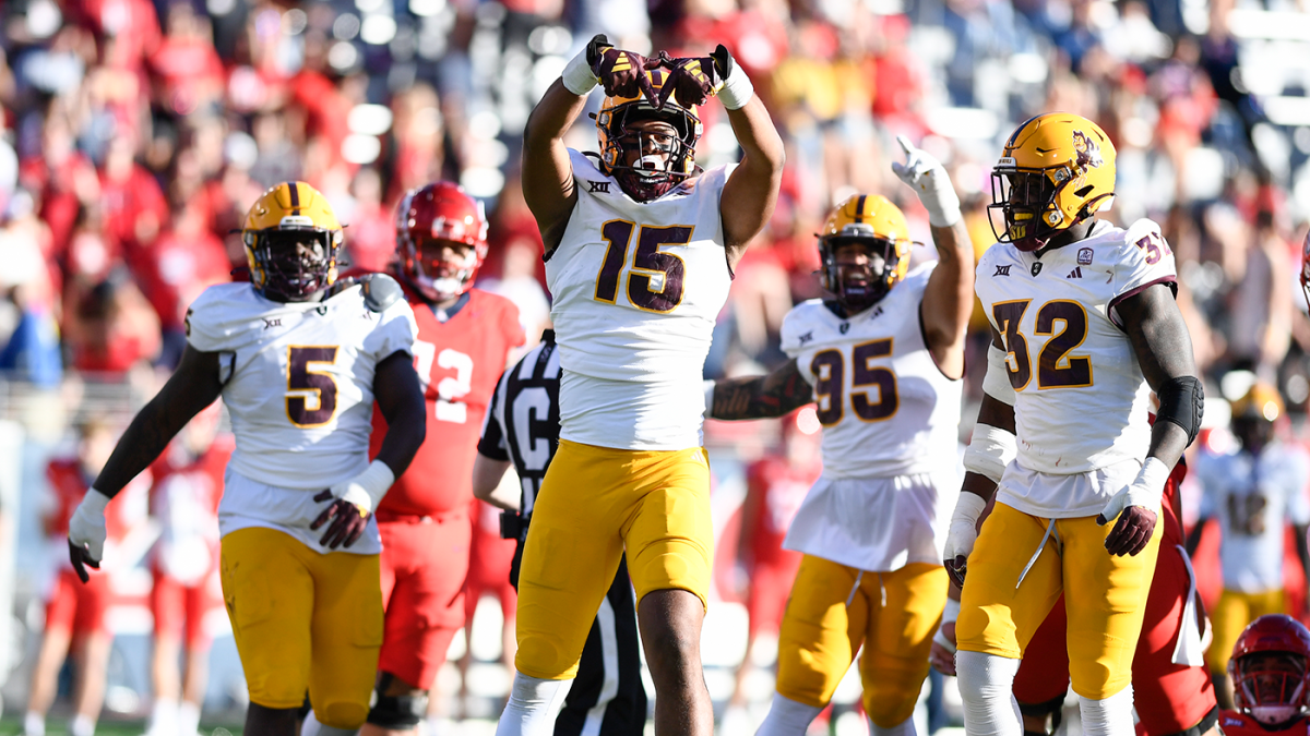 Featured image for CFP Rankings Shake-Up: Alabama Climbs, Georgia Rejoins Top Five