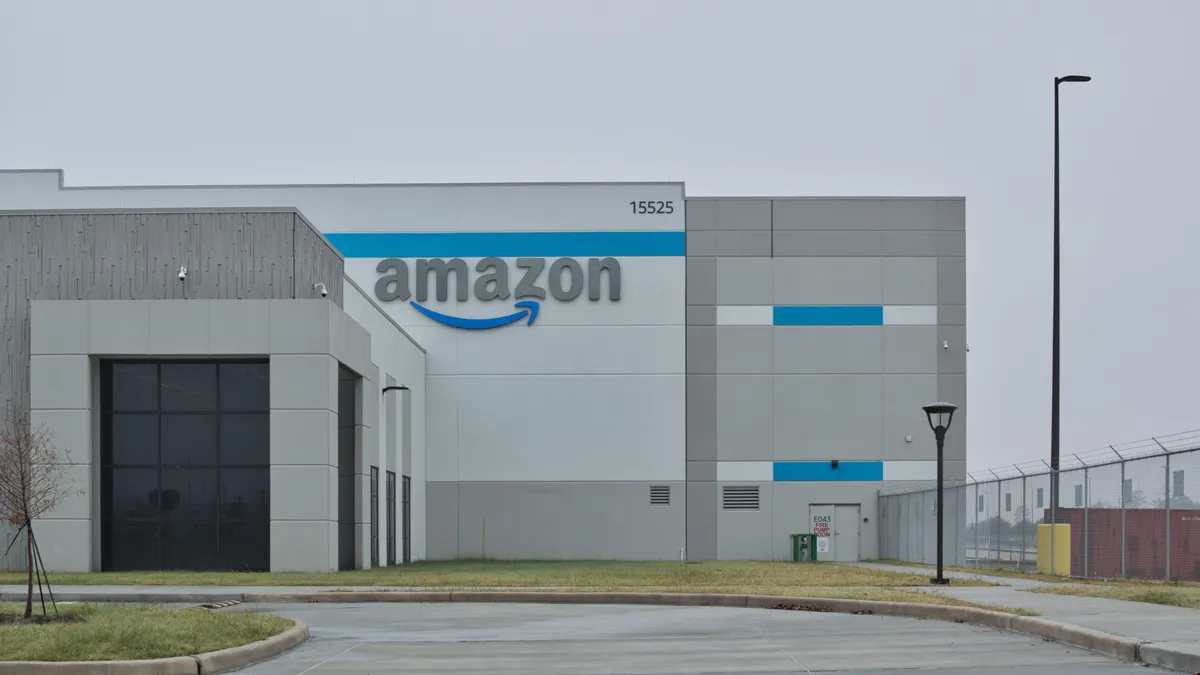 Featured image for Amazon to Pay $2.5B Settlement; How to Claim Your Refund