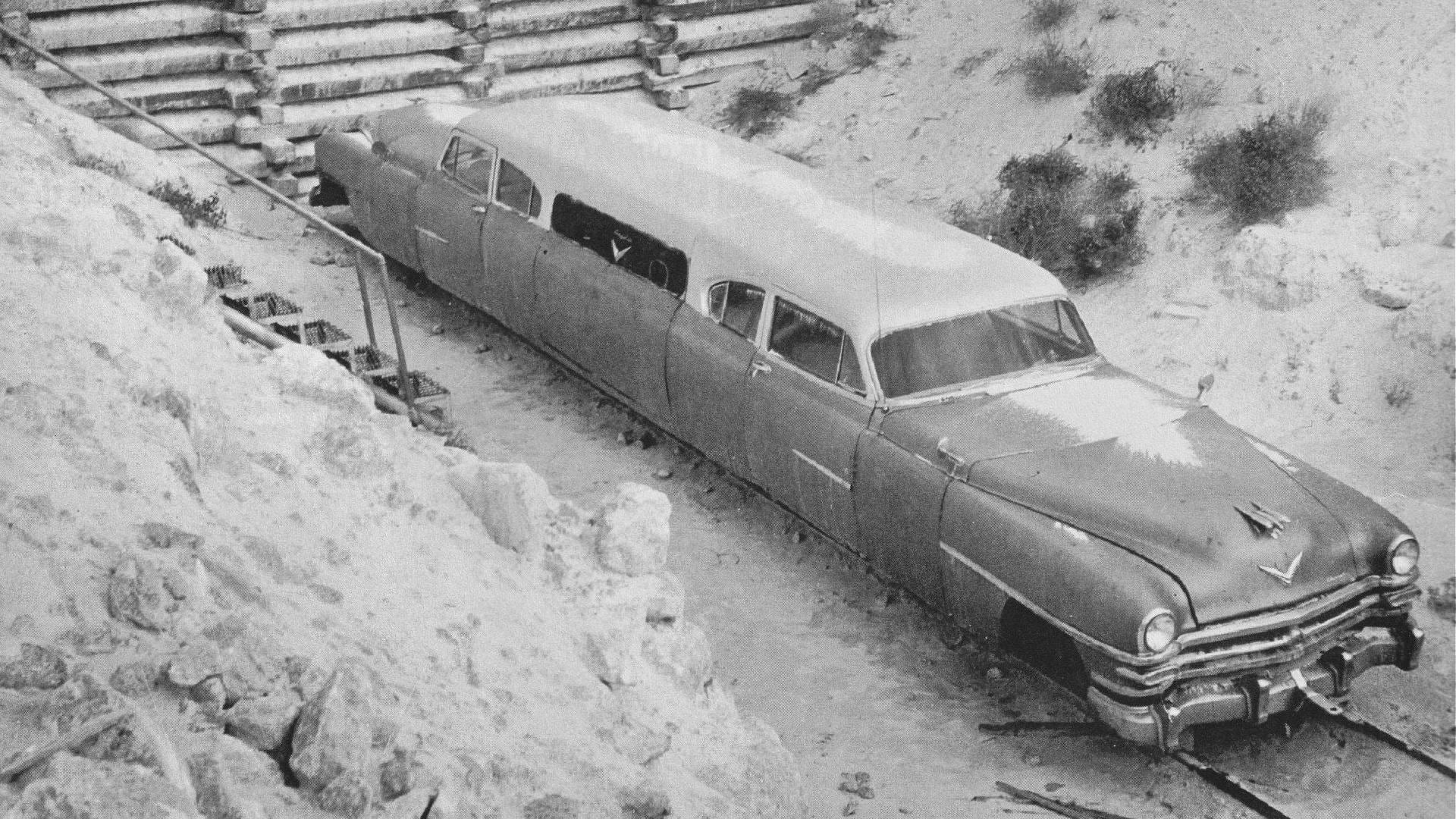 "Unveiling the Speed Demon: The Dual-Headed 1953 Chrysler Rail Car"