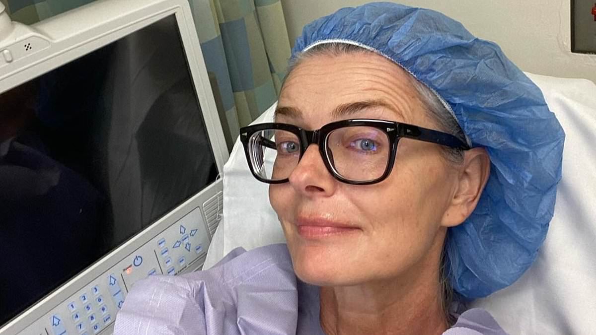 Featured image for Paulina Porizkova, 58, Recovers from Bilateral Hip Replacement Surgery