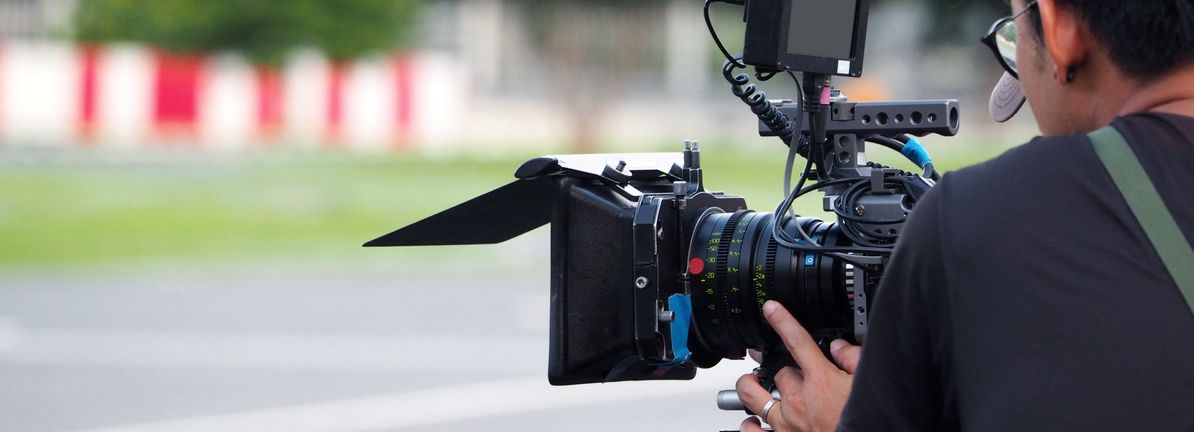 Featured image for AMC Entertainment's Stock Performance Reflects Revenue Sentiment and Equity Offerings