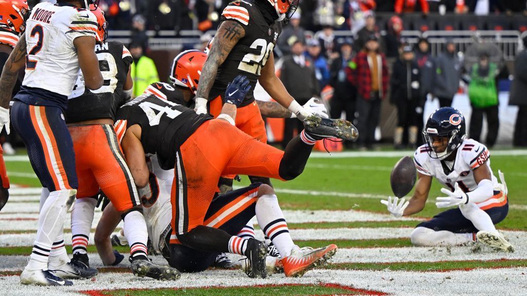 Featured image for "Browns' Joe Flacco leads historic comeback with winning Hail Mary against Bears"