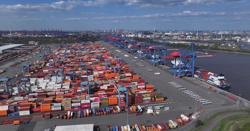 Featured image for U.S. Right's Antagonism Toward E.U. Challenges Trade Negotiations