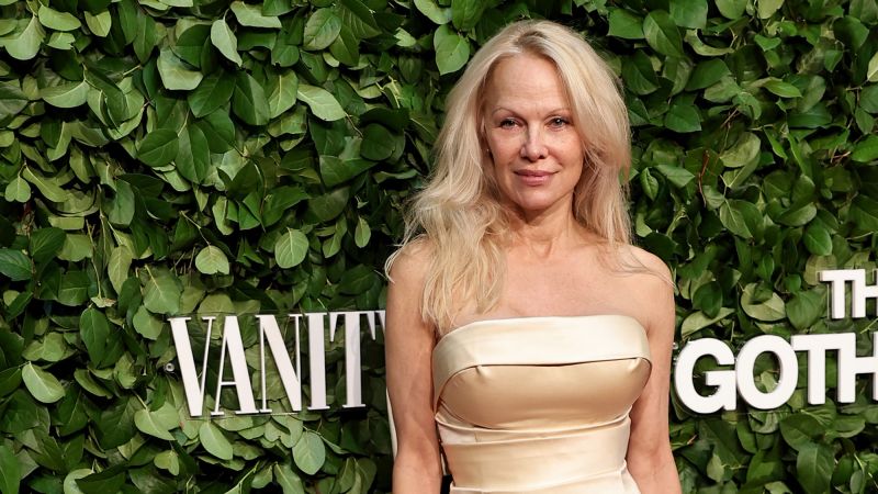 Featured image for Pamela Anderson Embraces Natural Beauty, Ditches Makeup