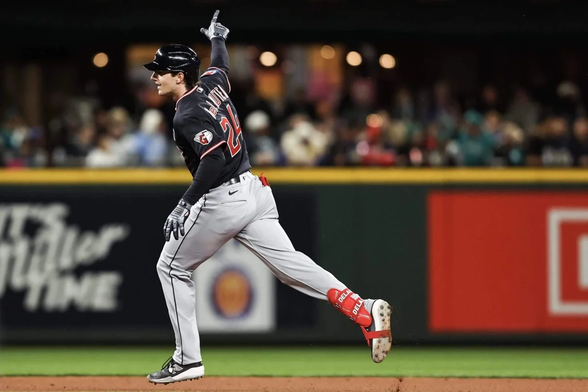 DeLauter’s four-HR debut fuels Guardians’ record chase and a knightly celebration