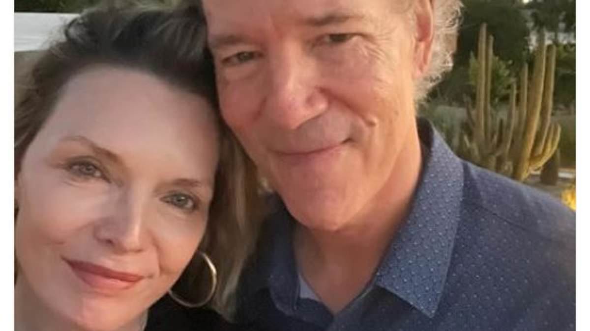 Featured image for Michelle Pfeiffer and David E. Kelley: 30 Years of Bliss