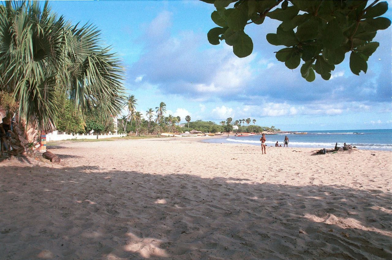 "U.S. Issues Travel Warning for High-Crime Island Nation"