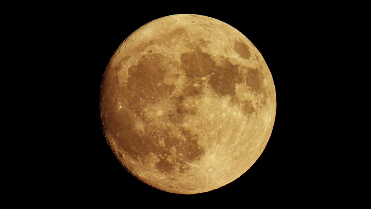 Featured image for "Rare Super Blue Moon: How to Catch August's Biggest Full Moon of 2023"
