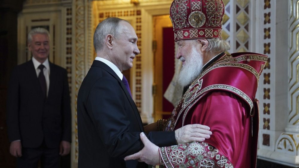 Easter exchange brings over 100 Ukrainian POWs home from Russia.