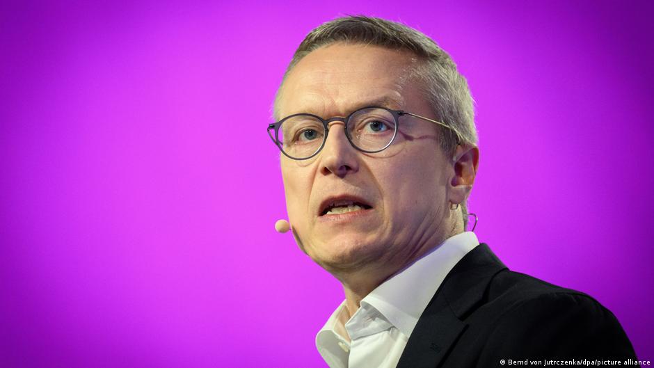 Featured image for Germany and Switzerland Explore Social Media Bans for Minors to Protect Youth