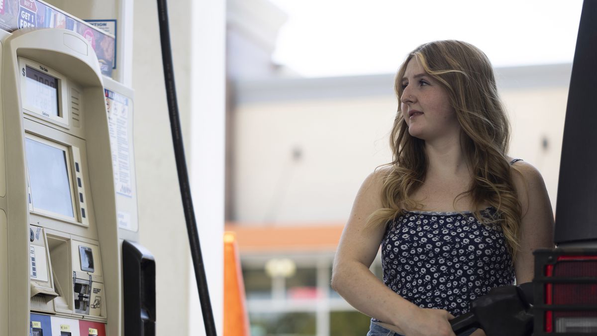 Oregon Union Fights to Reinstate Ban on Self-Serve Gas in Effort to Protect Environment