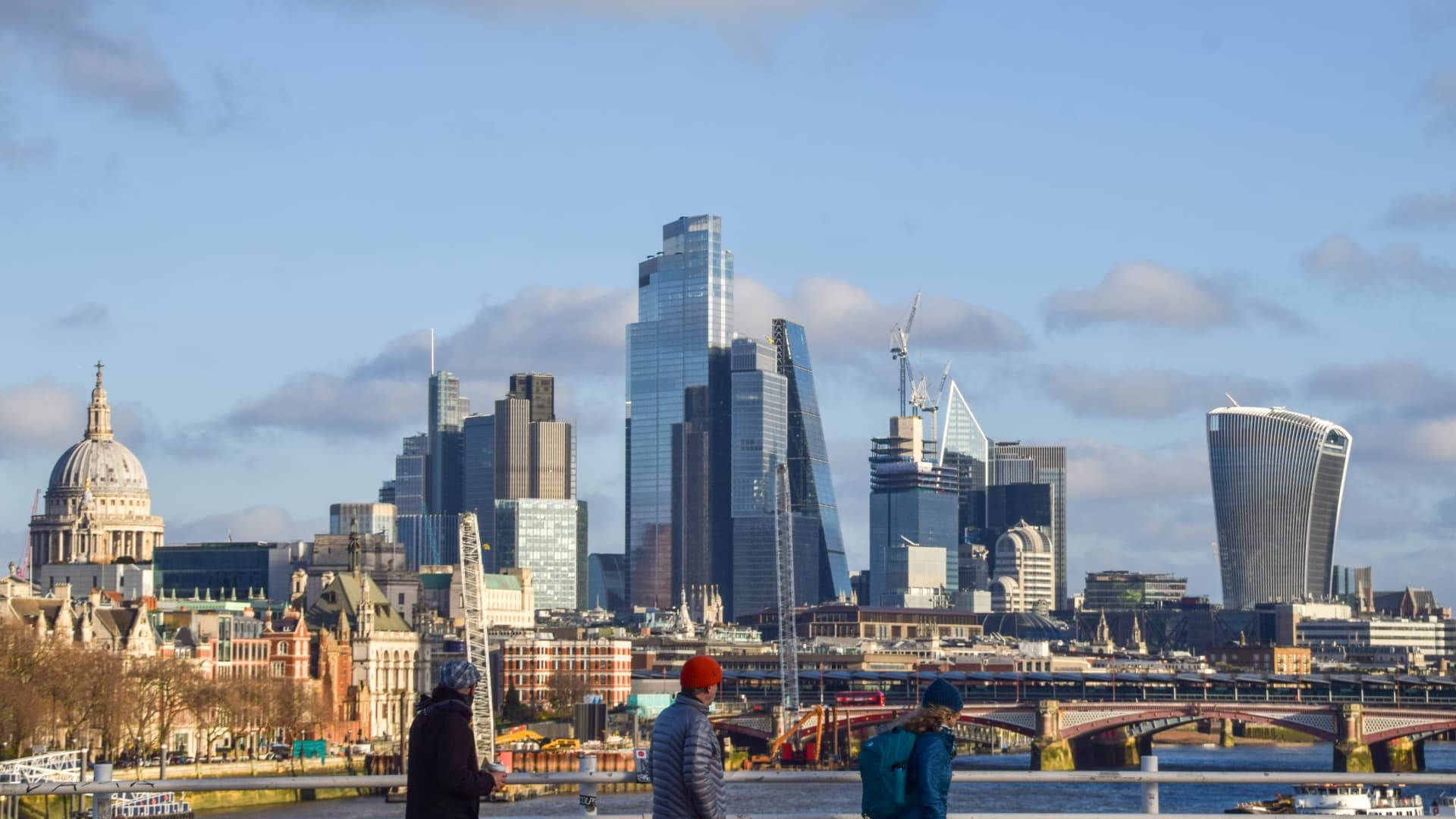 Featured image for "Bank of England's Focus as UK Economy Enters Recession in 2023"