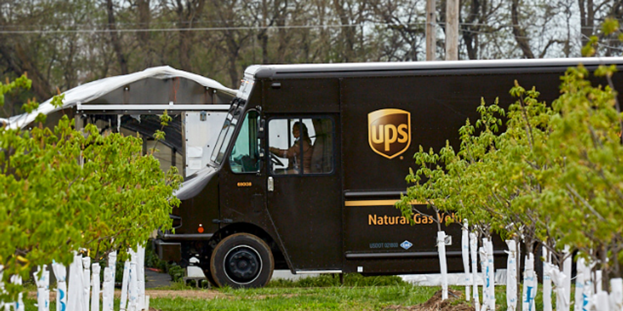 FedEx's Business Transformation Amidst UPS and Teamsters Union Friction.