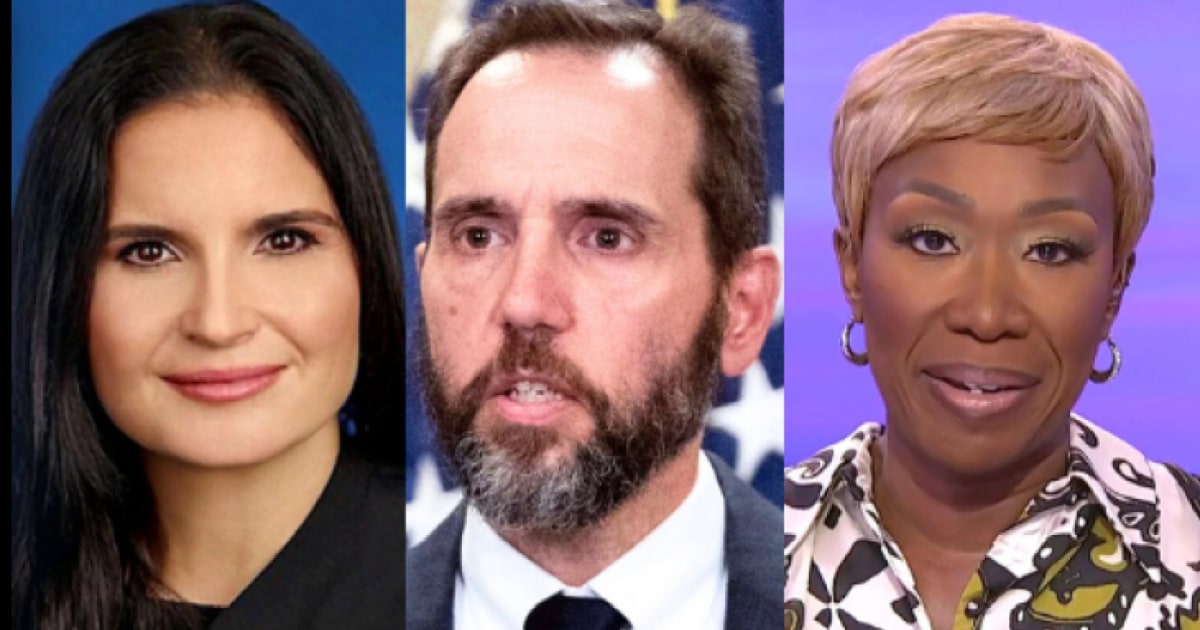 "Legal Experts Assess Jack Smith's Challenge to Judge Cannon's Jury Instructions in Trump Documents Case"