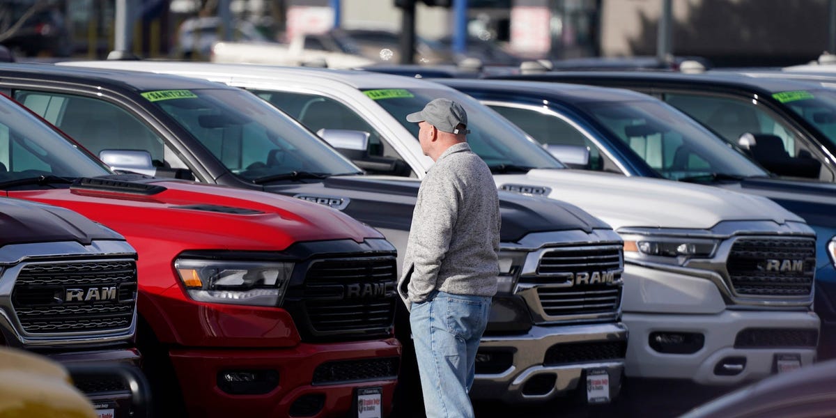 Featured image for Rising Car Payment Defaults Signal Troubling Economic Outlook