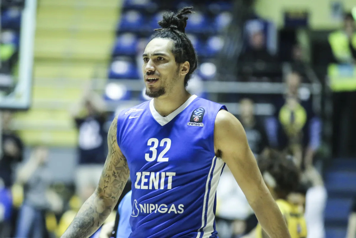 Featured image for Former NBA Player Drew Gordon Dies in Car Accident at 33