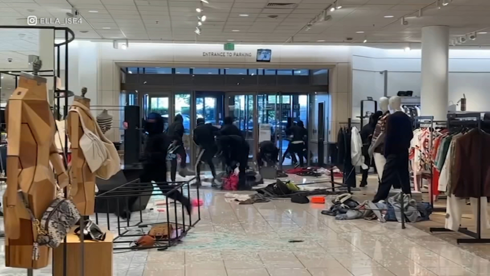 Caught on Video: Mob-Style Smash-and-Grab Robbery at Topanga Mall's Nordstrom