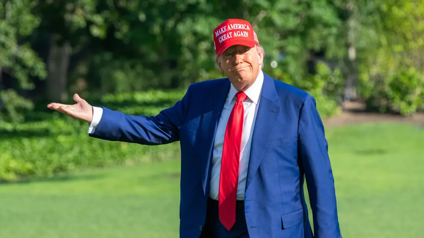 Trump Hosts Americans to Pressure GOP Holdouts