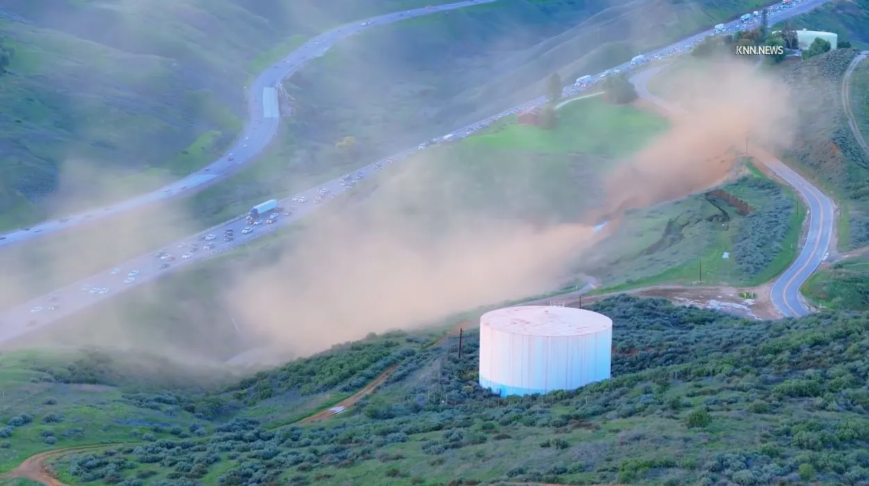 Featured image for Gas Line Explosion Closes 5 Freeway and Triggers Shelter in Castaic