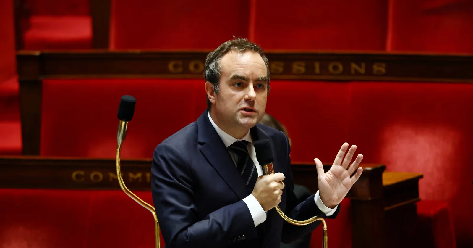 France dodges no-confidence votes, braces for looming budget battle