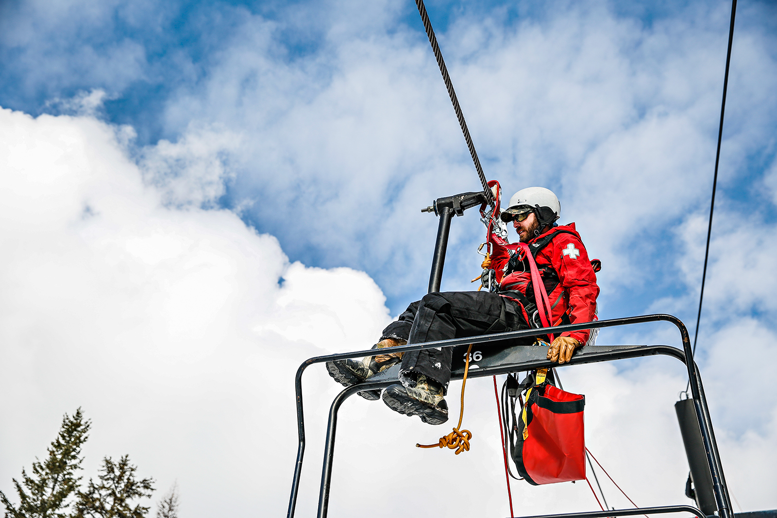 Featured image for Whitefish Mountain Resort evacuates skiers due to chairlift mechanical failure