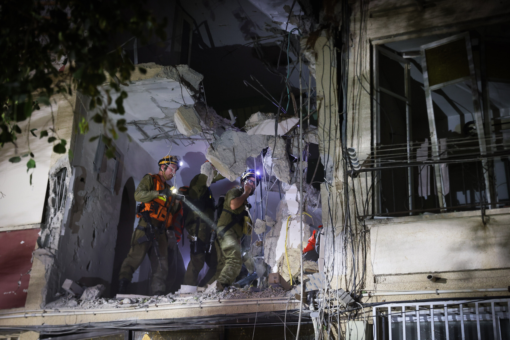 Rocket Barrage from Gaza Injures 6 in Central and Southern Israel