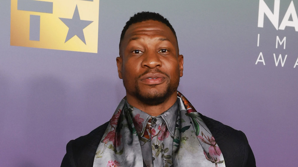 Featured image for "Actor Jonathan Majors Faces Lawsuit from Ex-Girlfriend Over Assault and Defamation"